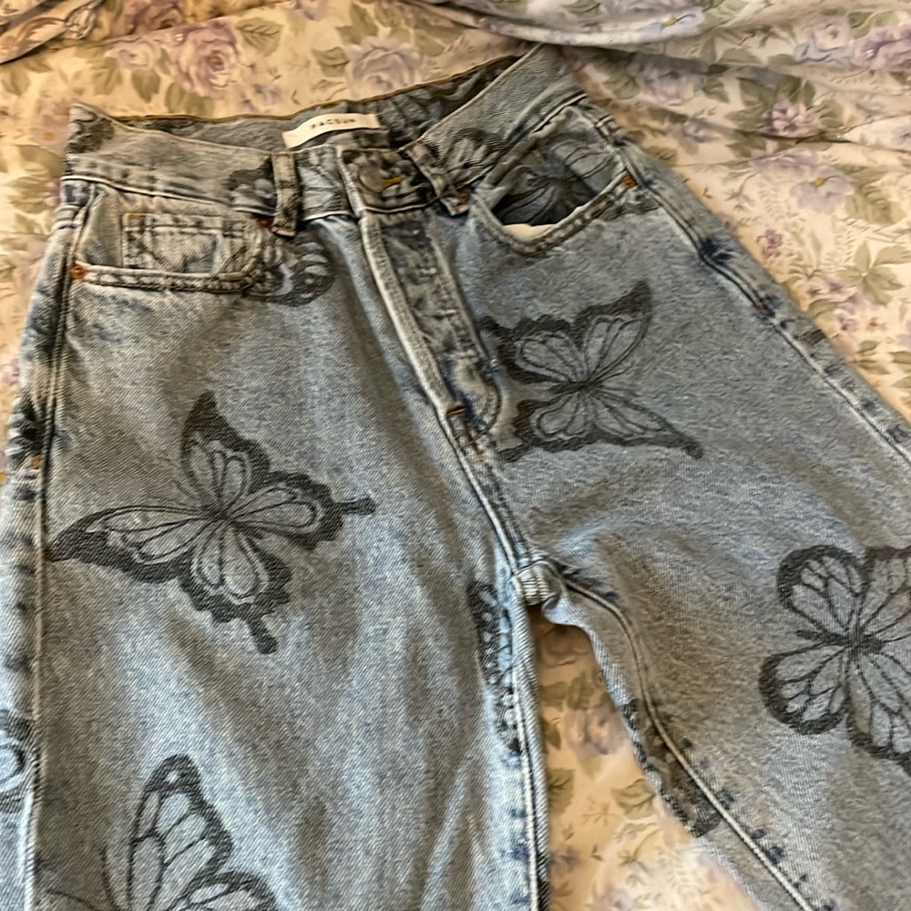 Denim Butterfly Raw Edge Hem Jeans Sz. 24